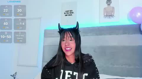 Snapshot of lucy_ev chatting on October 17, 2025, 4:59 am Lucy online show from October 17, 2025, 4:59 am