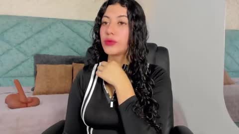 Lucy Greys online show from February 17, 2026, 11:50 am