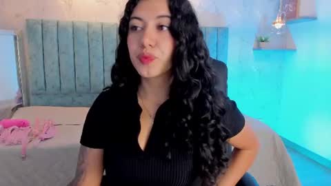 Snapshot of lucy_greys_ chatting on June 23, 2026, 12:47 pm Lucy Greys online show from June 23, 2026, 12:47 pm