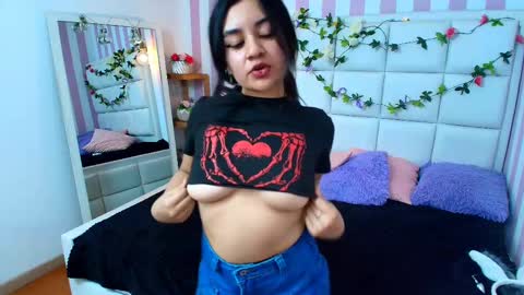 lucy_harris_ online show from February 12, 2025, 10:59 pm