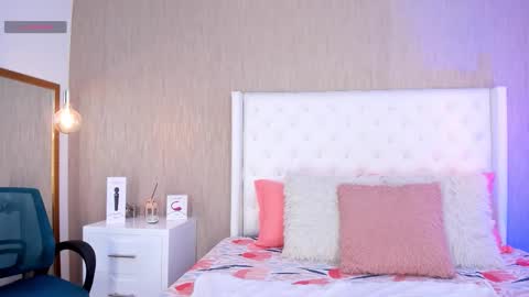 Lucy online show from December 20, 2025, 1:07 pm