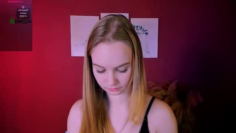 lucy_moon__ online show from November 19, 2025, 9:42 am