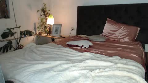 luciana online show from January 8, 2025, 1:00 am