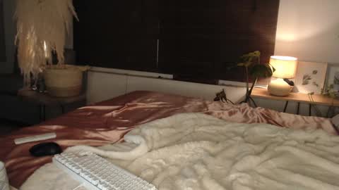 luciana online show from February 18, 2025, 1:21 am