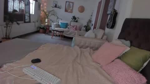 luciana online show from September 14, 2025, 4:39 pm