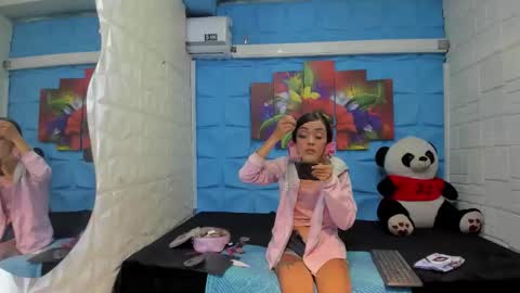 Snapshot of lucy_unlimited chatting on November 6, 2025, 3:13 pm Lucy unlimit come back here online show from November 6, 2025, 3:13 pm