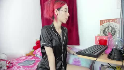 Snapshot of lucyblood chatting on July 11, 2026, 2:03 am lucyblood online show from July 11, 2026, 2:03 am
