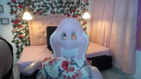 Lucy Cute online show from November 28, 2025, 1:58 pm