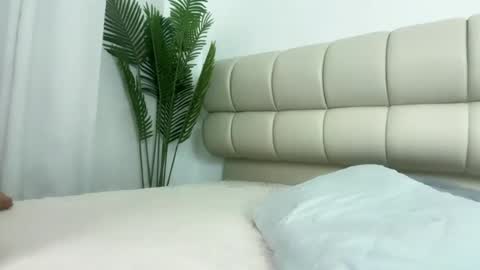 lucyforr online show from June 21, 2026, 6:05 am