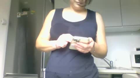 lucybylucy online show from November 9, 2025, 8:01 am