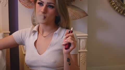 Lucy Lexton online show from December 23, 2024, 6:22 am