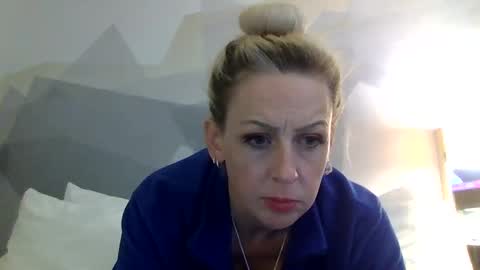 Snapshot of lucyloveslookers78240 chatting on December 5, 2024, 5:26 am Lucy Loves Lookers online show from December 5, 2024, 5:26 am