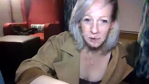 Snapshot of lucyloveslookers78240 chatting on December 19, 2024, 4:45 am Lucy Loves Lookers online show from December 19, 2024, 4:45 am