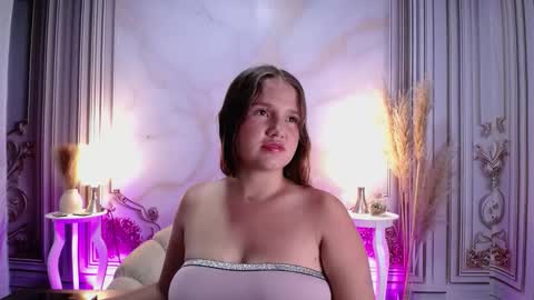 Snapshot of lucymilky chatting on September 9, 2025, 2:22 am Lucy online show from September 9, 2025, 2:22 am