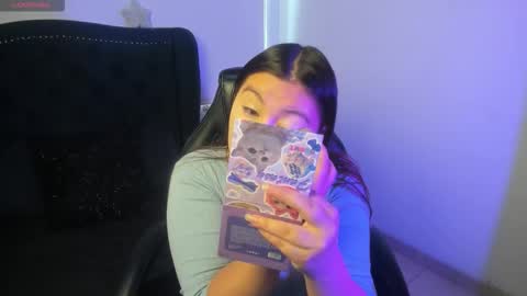 Lucy Petit online show from December 2, 2025, 12:54 pm