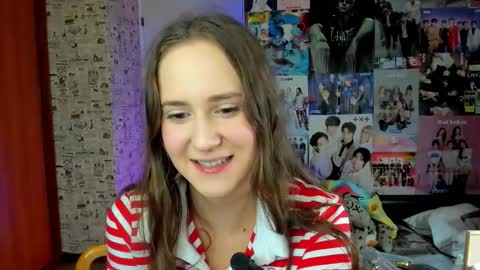Snapshot of lucyrose33 chatting on September 15, 2025, 5:18 am Lucy Rose online show from September 15, 2025, 5:18 am