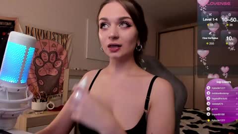 Lucy online show from February 2, 2025, 6:42 pm