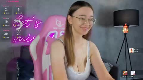 Snapshot of lucyy_green chatting on July 11, 2026, 12:46 am Lucy online show from July 11, 2026, 12:46 am
