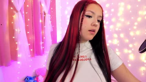 Snapshot of lucyy_peach chatting on January 19, 2025, 7:25 am LUCYY FROM HOME online show from January 19, 2025, 7:25 am
