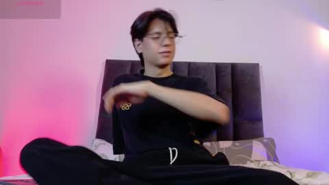 Lui online show from May 24, 2026, 3:33 am