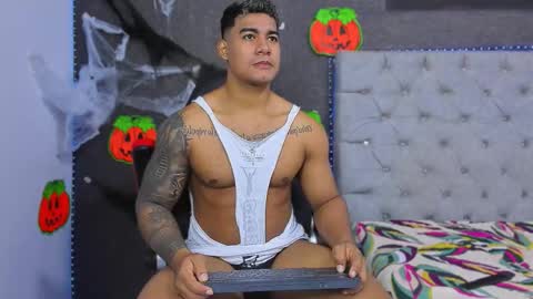 Luigi Independent model online show from October 15, 2025, 10:15 am