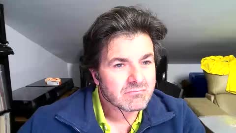 LUIGIJOHN online show from April 4, 2026, 3:49 am