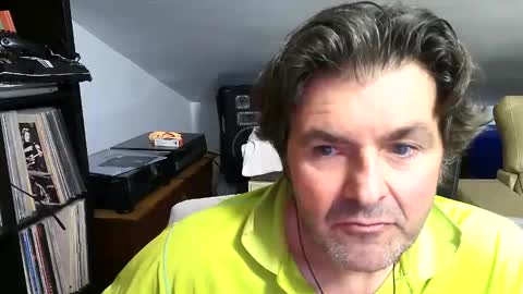 LUIGIJOHN online show from April 9, 2026, 6:57 pm