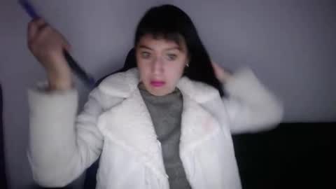 luisa_homes online show from December 22, 2025, 10:23 am