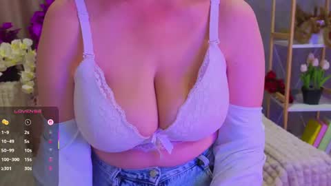 Snapshot of luisa_rosee chatting on July 7, 2026, 9:19 pm Luisa Rosee online show from July 7, 2026, 9:19 pm