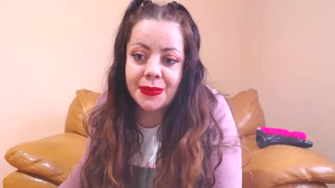 Cassie online show from November 19, 2025, 12:49 pm