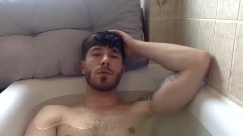 Snapshot of luisbadx chatting on May 16, 2026, 10:36 am Luis Badx online show from May 16, 2026, 10:36 am