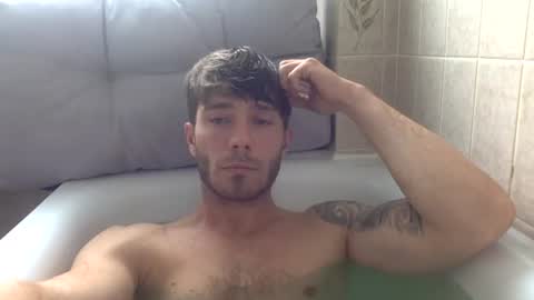 Snapshot of luisbadx chatting on July 4, 2026, 10:43 am Luis Badx online show from July 4, 2026, 10:43 am