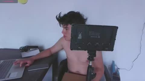 Snapshot of luisk200 chatting on March 2, 2026, 1:29 pm Luis S Kennedy online show from March 2, 2026, 1:29 pm