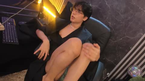 luixdust1 online show from October 8, 2025, 4:54 am