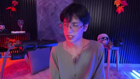 luixdust1 online show from October 22, 2025, 4:02 am