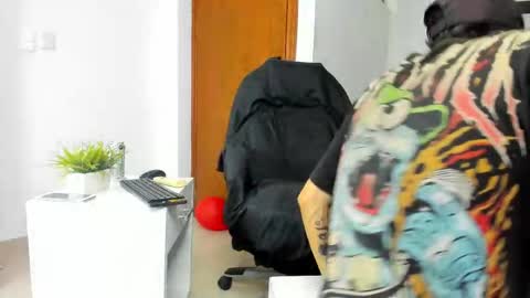 lujuriau_u online show from October 8, 2025, 4:21 am