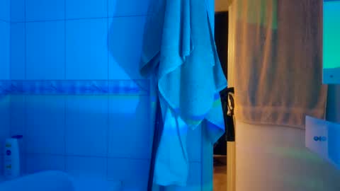 luk_me online show from February 12, 2026, 11:22 pm