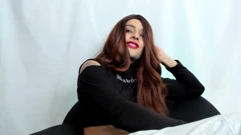 Luka Castillo online show from November 11, 2025, 2:39 pm