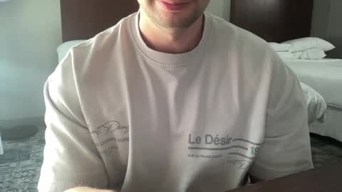 Snapshot of luke_bubblebutt chatting on September 22, 2025, 4:42 pm Luke online show from September 22, 2025, 4:42 pm