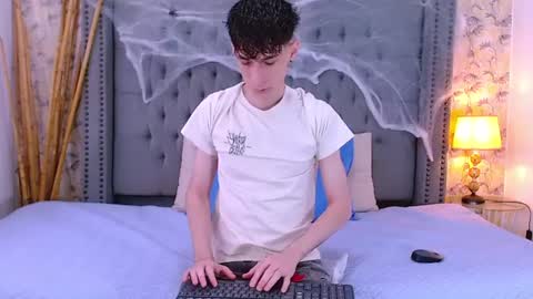 luke_carter online show from October 9, 2025, 1:20 pm