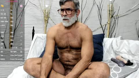 Luke Crews online show from April 1, 2026, 7:33 pm