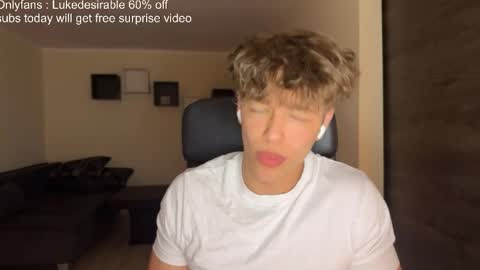 Snapshot of lukedesirable chatting on April 23, 2026, 7:05 pm lukedesirable online show from April 23, 2026, 7:05 pm