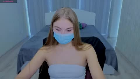 lukeriamoon online show from September 17, 2025, 5:31 am