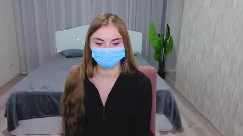 lukeriamoon online show from October 7, 2025, 4:20 am