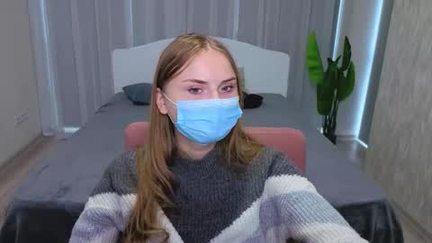 lukeriamoon online show from October 8, 2025, 7:17 am