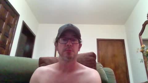 Snapshot of lukz88bigcock chatting on March 27, 2026, 10:31 pm Luke online show from March 27, 2026, 10:31 pm