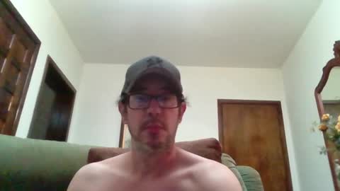 Snapshot of lukz88bigcock chatting on March 29, 2026, 2:11 am Luke online show from March 29, 2026, 2:11 am