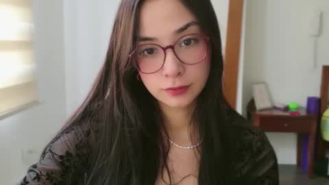 Snapshot of lulibee_ chatting on April 24, 2026, 1:24 pm Luli online show from April 24, 2026, 1:24 pm