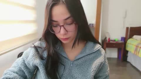 Snapshot of lulibee_ chatting on April 25, 2026, 1:14 pm Luli online show from April 25, 2026, 1:14 pm