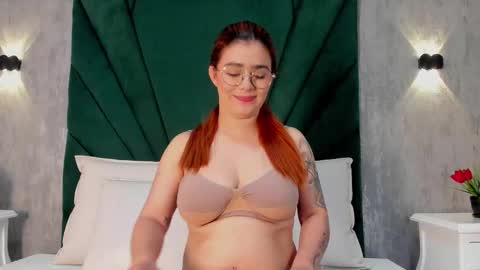 Luli Jones online show from October 22, 2025, 11:32 am